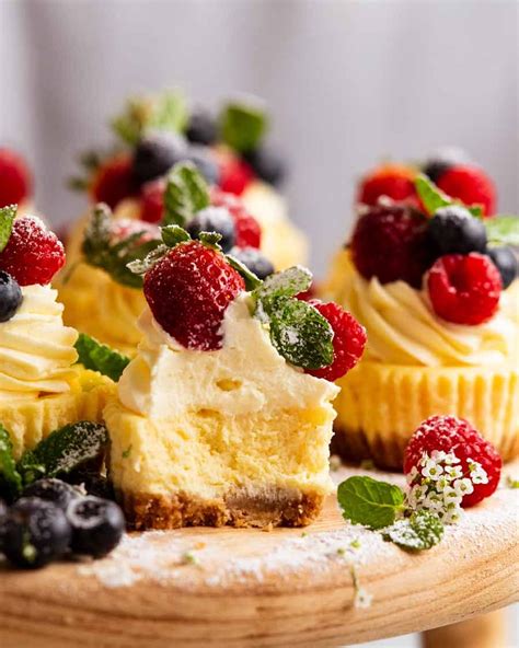Cheesecakes .